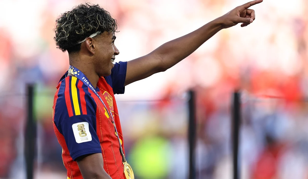 Lamine Yamal se convirtió en el tercer campeón más joven de la historia de los Mundiales