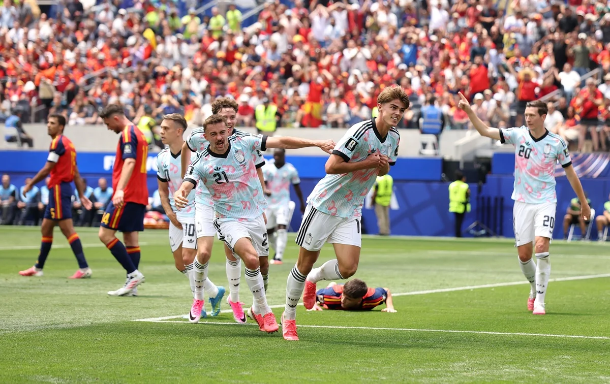 De Ketelaere rompió el invicto de Unai Simón y España con otro gol para Bélgica
