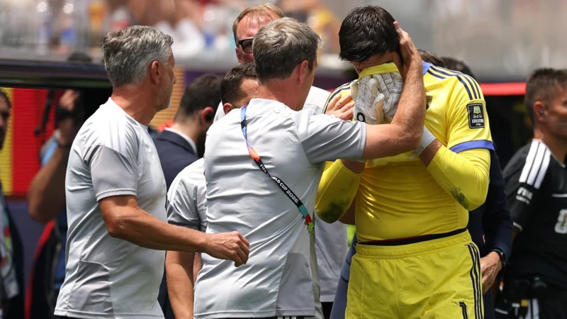 Courtois sufrió una lesión y se retiró llorando en España vs Bélgica