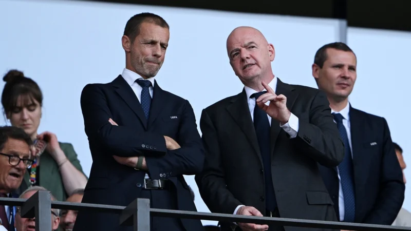 FIFA avisó que quiere privatizar la Copa del Mundo y UEFA salió al cruce de Infantino