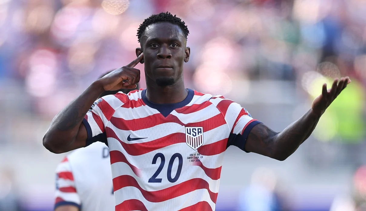 Trump le agradeció a FIFA por habilitar a Balogun a pesar de la roja