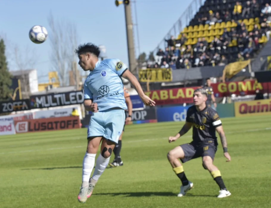 Almirante Brown venció a Bolívar y sigue escalando posiciones en la Primera Nacional