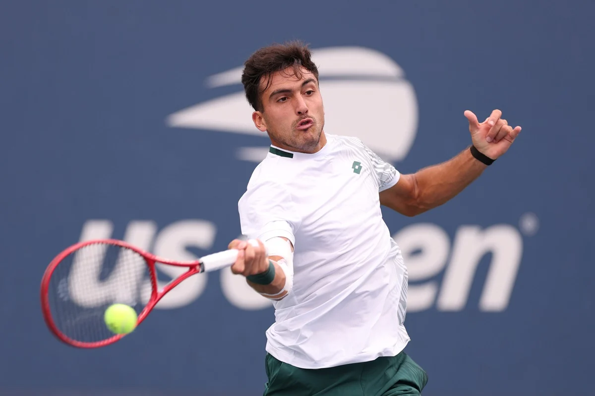 Karen Khachanov fue mucho para Román Burruchaga en el US Open