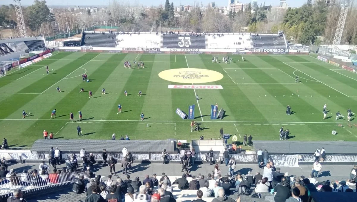 Gimnasia de Mendoza y Unión de Santa Fe se enfrentan con formaciones confirmadas