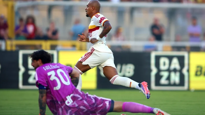 Donyell Malen volvió a marcar para Roma y lleva 4 goles en 2 partidos