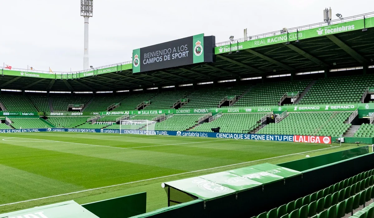 Formaciones para Racing de Santander y Villarreal en La Liga
