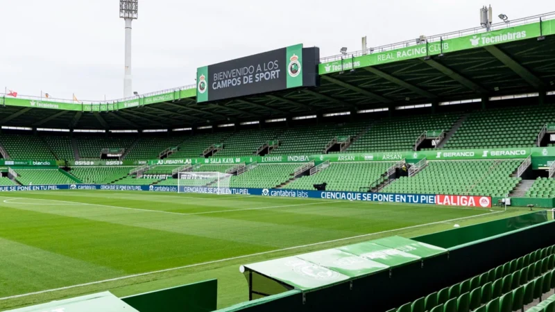 Formaciones para Racing de Santander y Villarreal en La Liga