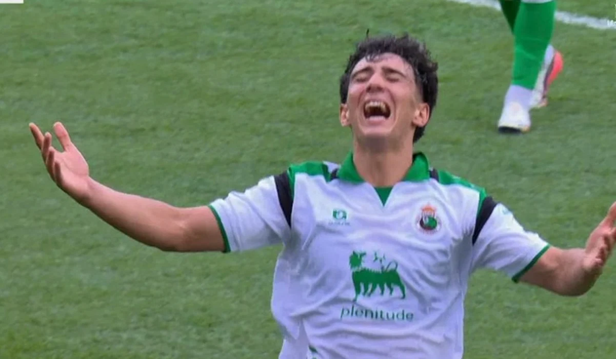 Golazo de Sergio Martínez para Racing de Santander ante Villarreal