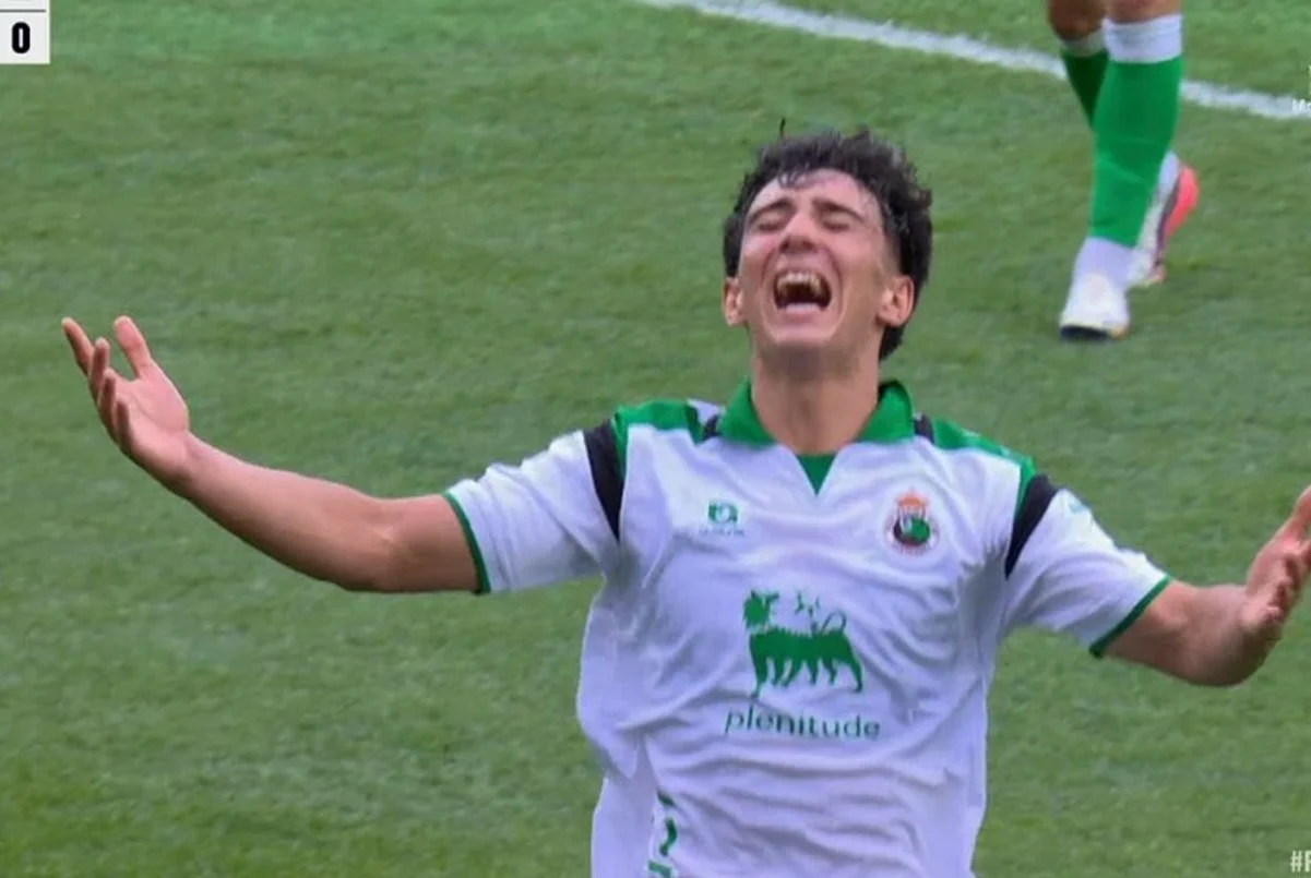 Golazo de Sergio Martínez para Racing de Santander ante Villarreal