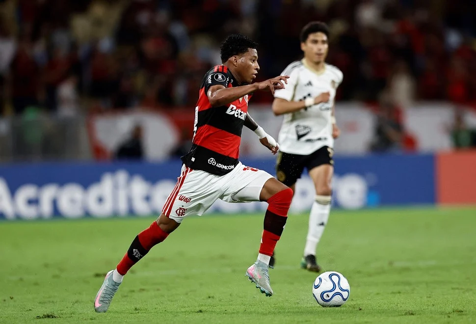 Flamengo se desprende de una de sus figuras: Gonzalo Plata seguirá su carrera en Rusia