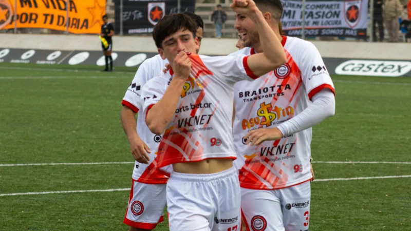 Luján metió dos golpes al final a Estrella del Sur y es líder de la zona