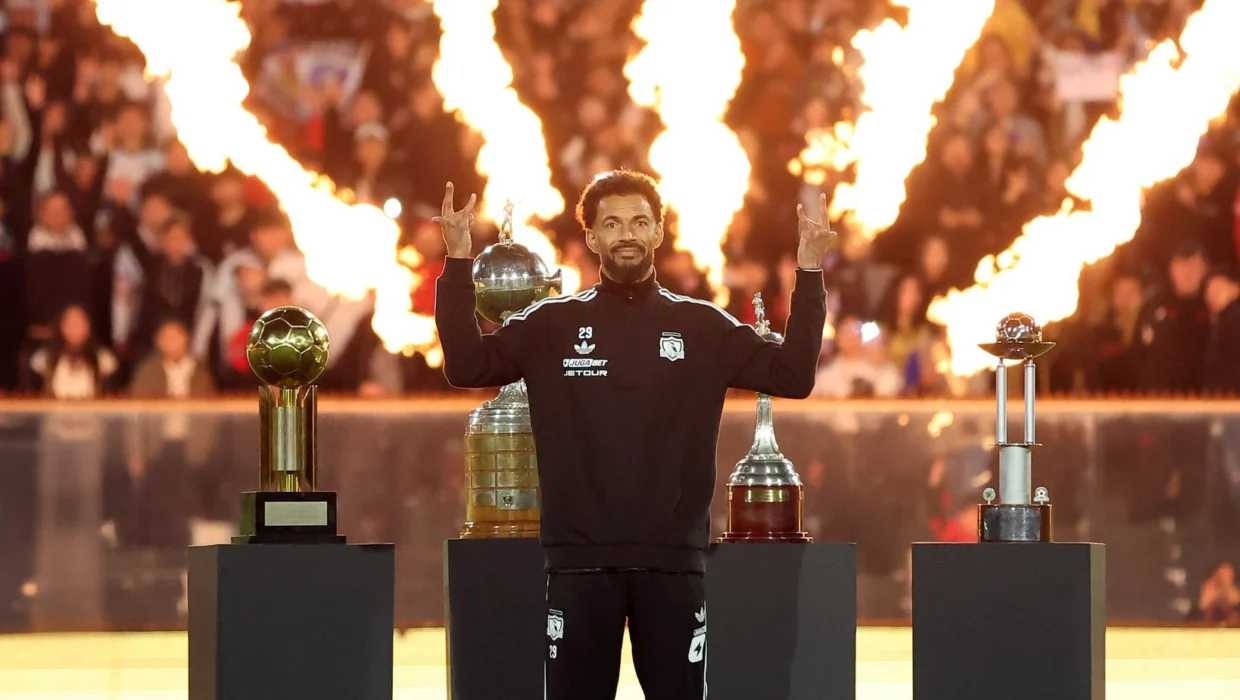 Colo Colo le dio una monumental presentación a Vozinha en la Ruca