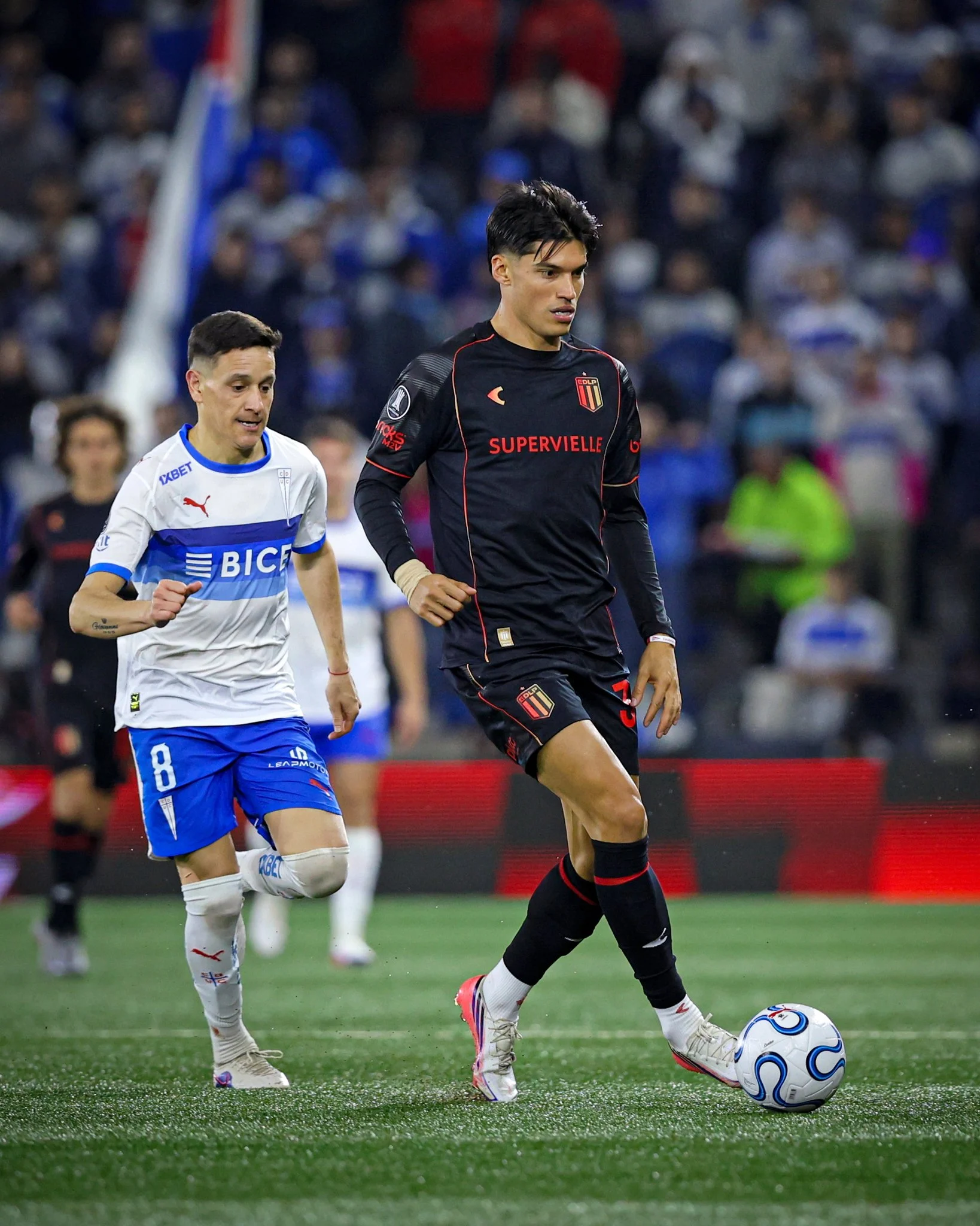 Estudiantes fue efectivo, goleó a Universidad Católica en Chile y está en cuartos de final de la Libertadores