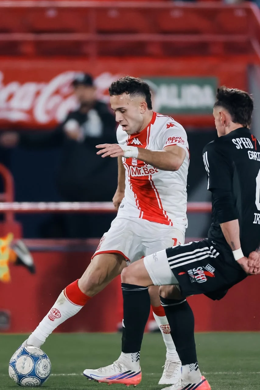 Huracán hizo el gasto pero no pudo doblegar a un aplicado Riestra en Parque Patricios