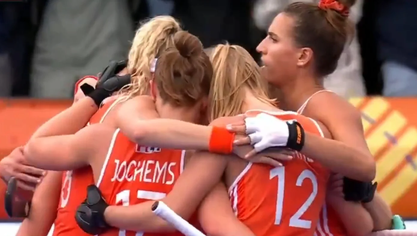 Países Bajos golpeó justo a tiempo y vence a Las Leonas al entretiempo de la final del Mundial de Hockey