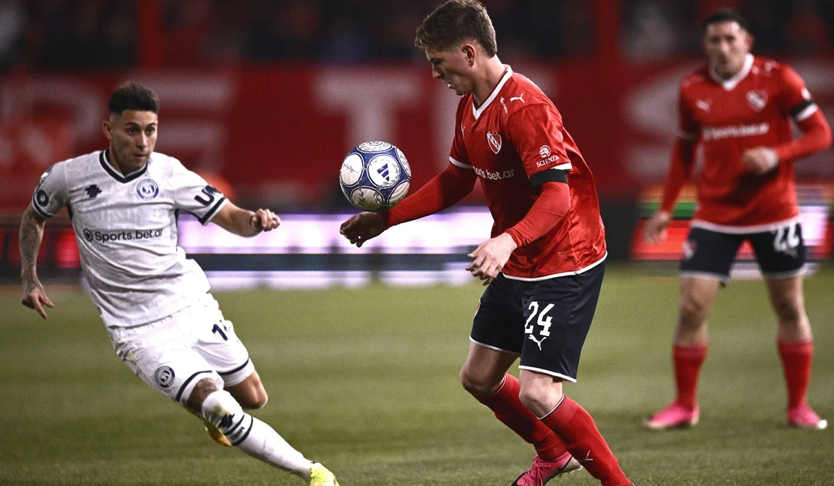 Los dos Independiente empataron 0 a 0 en Avellaneda