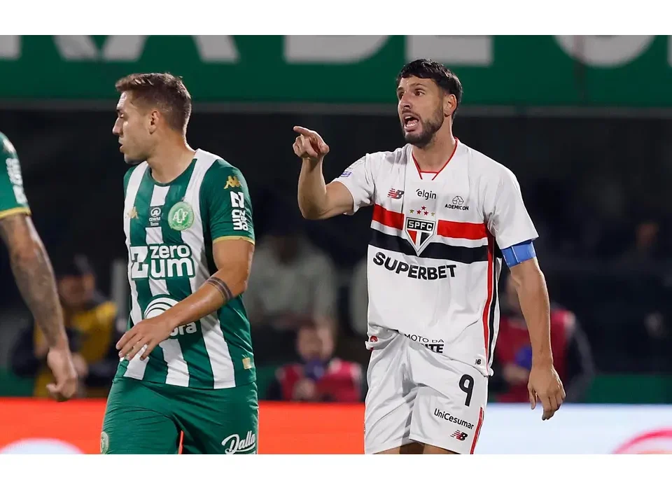 Jonathan Calleri se lesionó el tobillo en San Pablo y empieza a ser duda para la llave de Sudamericana con Boca