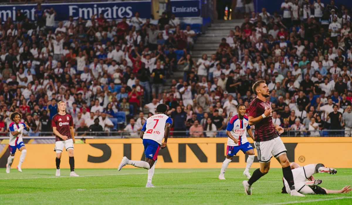 Lyon dio vuelta la historia ante Sparta Praga en Champions