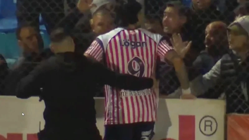 ¡Insólito! Asenjo fue expulsado en el clásico y lo insultaron los allegados de Los Andes