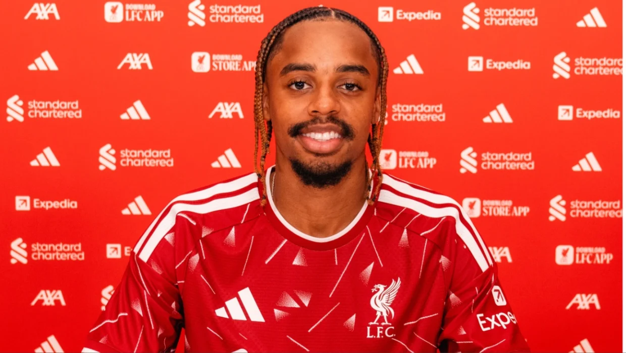 Liverpool presentó a Bradley Barcola tras el multimillonario acuerdo con PSG