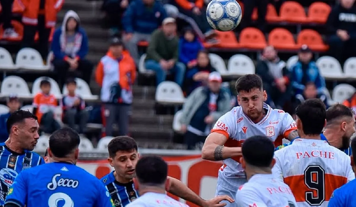 Morón le ganó a Almagro y no le perdió pisada a Ferro