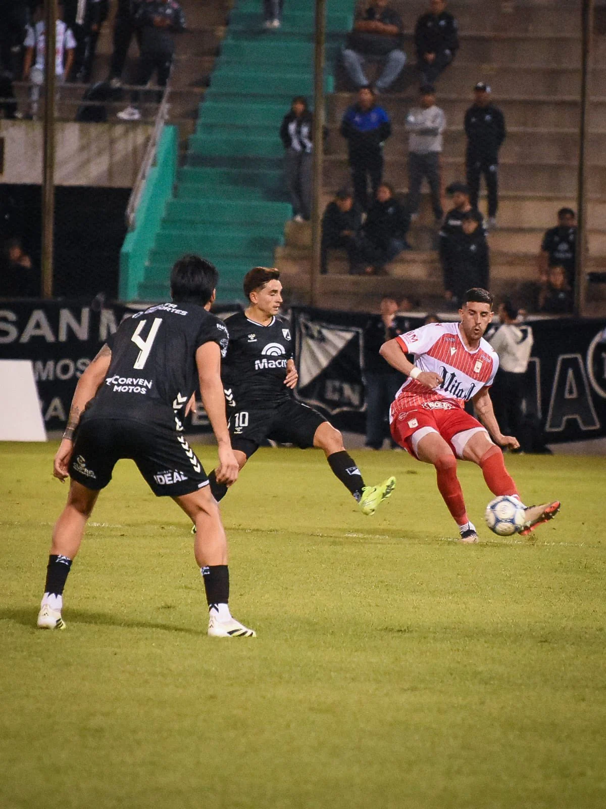 Deportivo Morón no pudo con Central Norte y quedó más lejos de Ferro