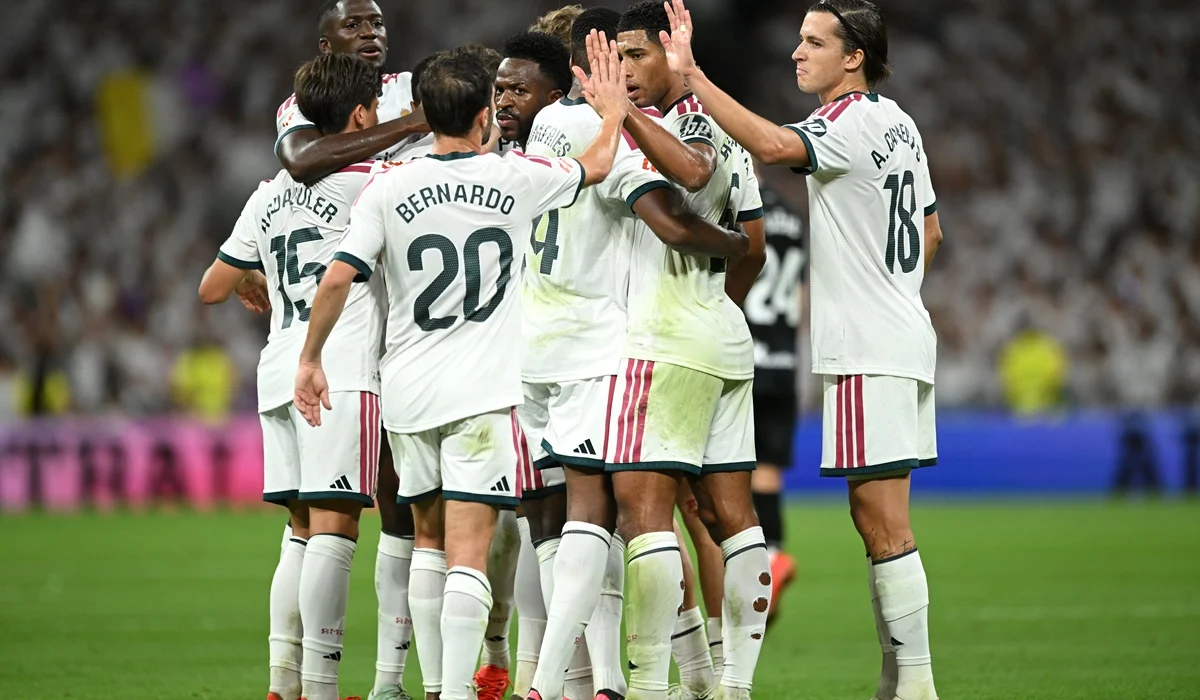 Real Madrid derrotó a Real Sociedad con triplete de Mbappé