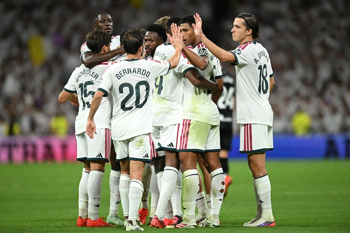 Real Madrid derrotó a Real Sociedad con triplete de Mbappé