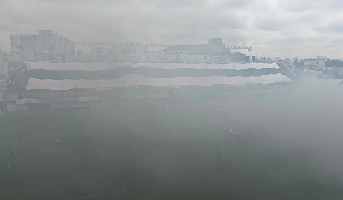 Tremendo recibimiento de All Boys en el clásico ante Nueva Chicago