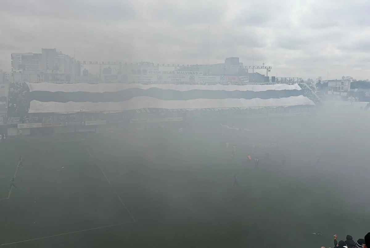 Tremendo recibimiento de All Boys en el clásico ante Nueva Chicago