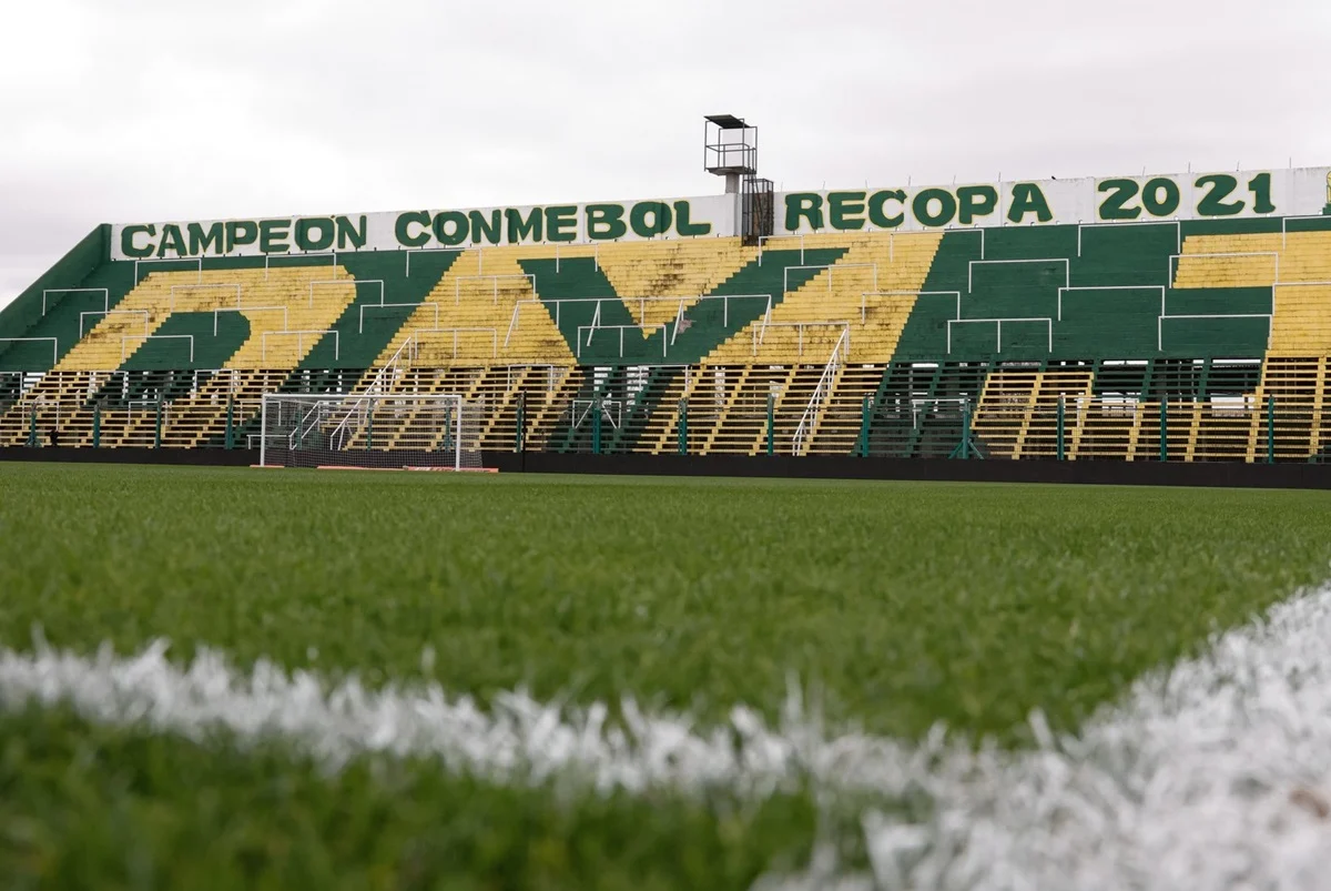 Formaciones para Riestra y Gimnasia por Copa Argentina