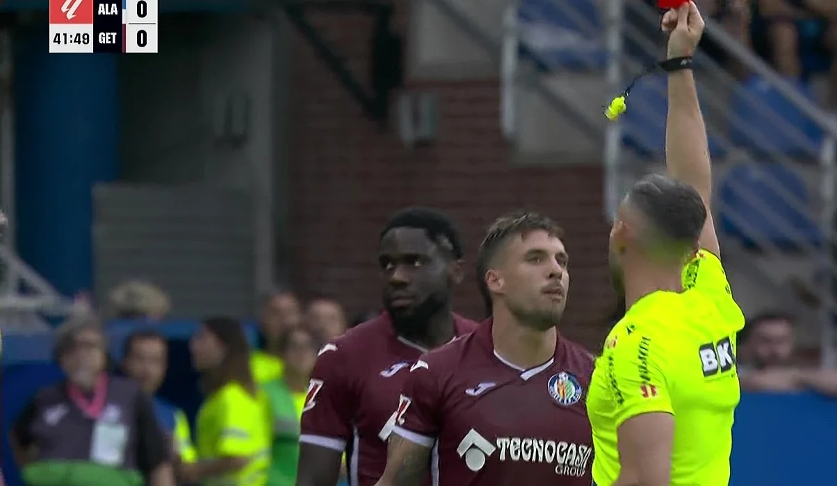 Kiko Femenía fue el primer expulsado de la temporada en La Liga