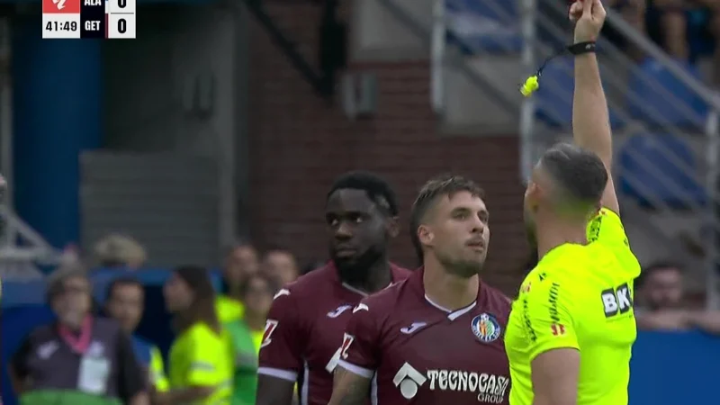 Kiko Femenía fue el primer expulsado de la temporada en La Liga