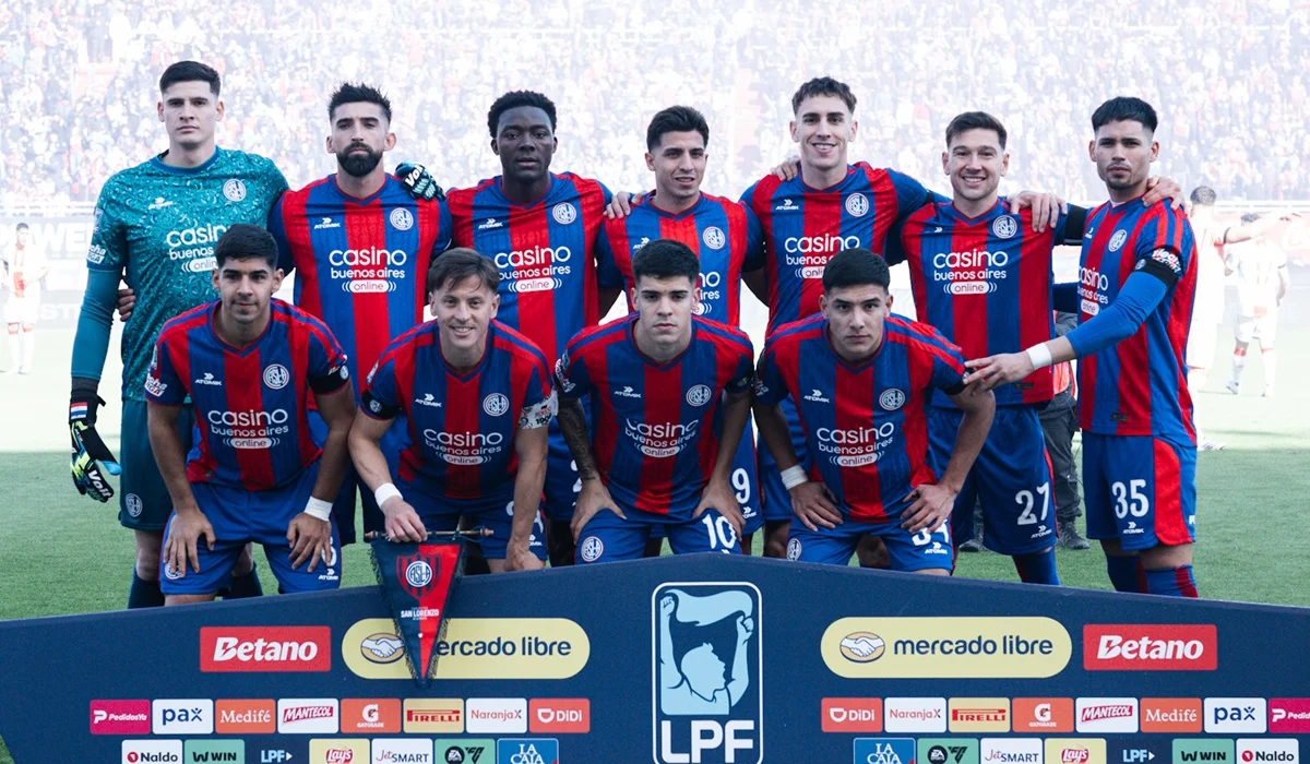 San Lorenzo fue despedido con una estruendosa silbatina tras perder con Huracán