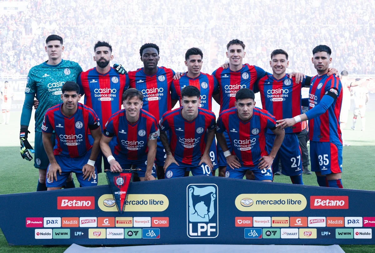 San Lorenzo fue despedido con una estruendosa silbatina tras perder con Huracán