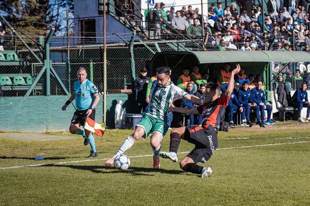Colón le ganó a San Miguel y quedó a cuatro de Ferro