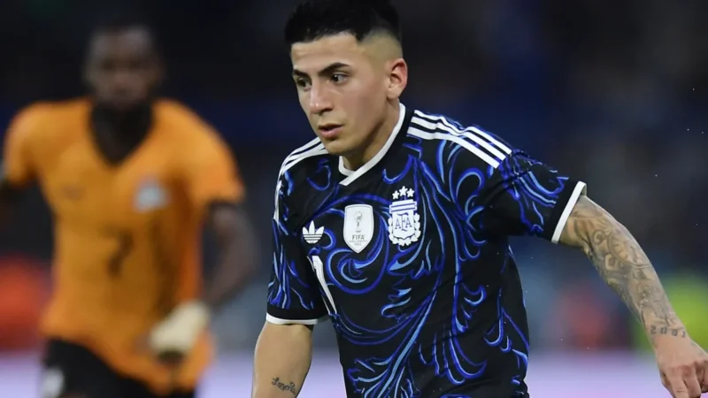 Thiago Almada firmó su contrato con River y podría debutar en Copa Sudamericana