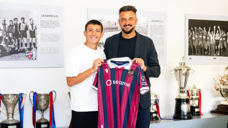 Thiago Fernández seguirá en La Liga: Villarreral lo cede a Levante