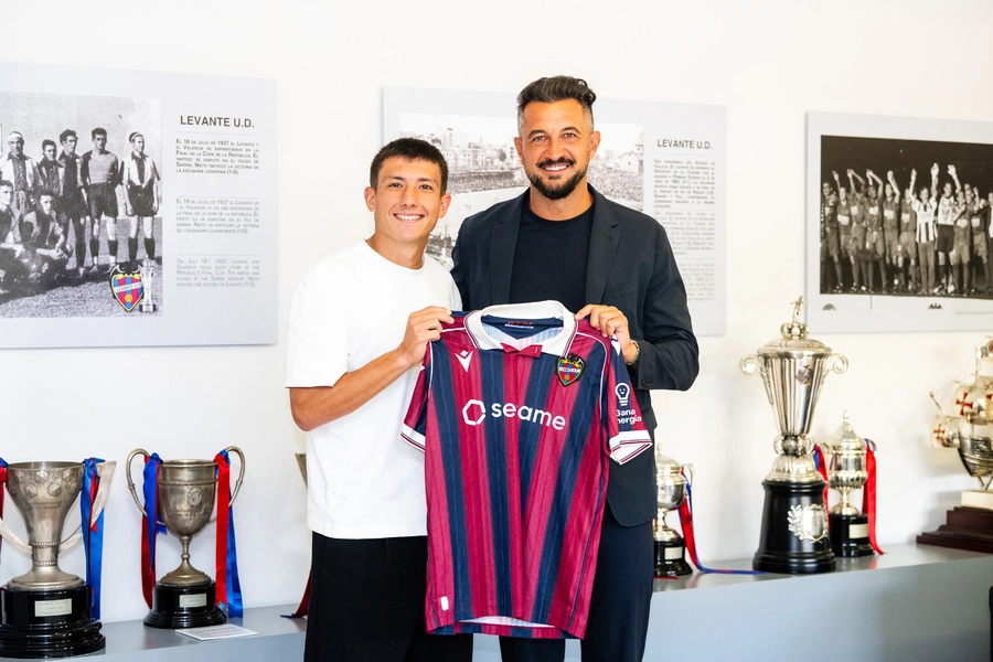 Thiago Fernández seguirá en La Liga: Villarreral lo cede a Levante