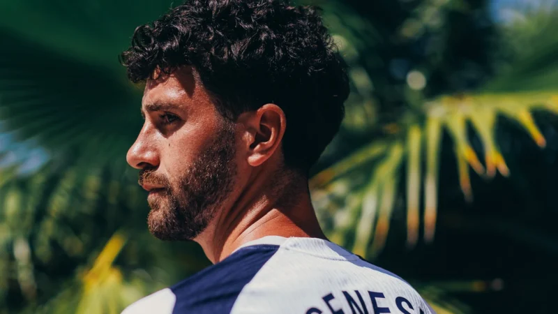 Marcos Senesi hace su presentación en Tottenham tras la salida del Cuti Romero