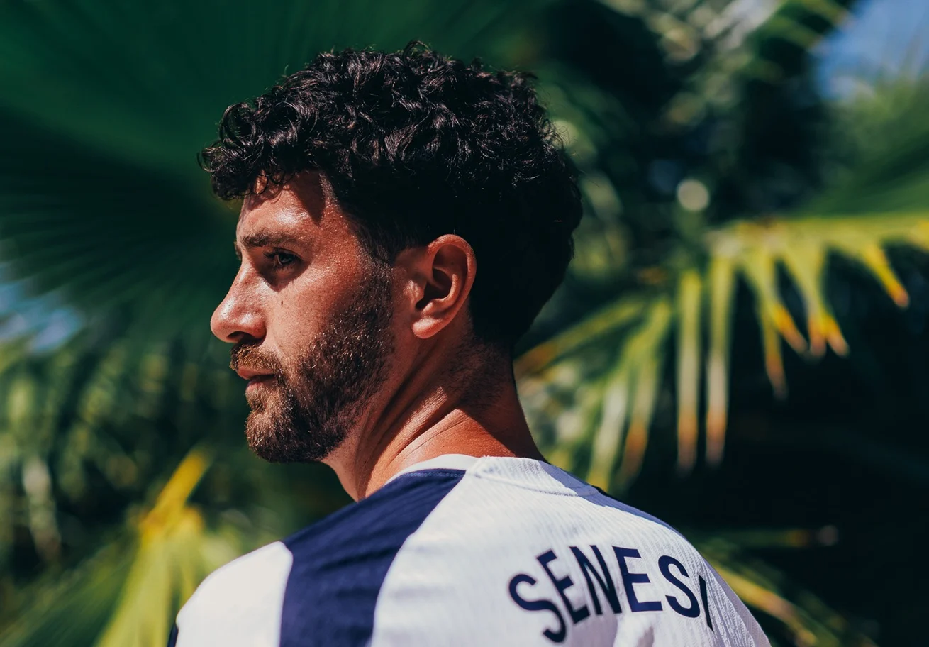 Marcos Senesi hace su presentación en Tottenham tras la salida del Cuti Romero