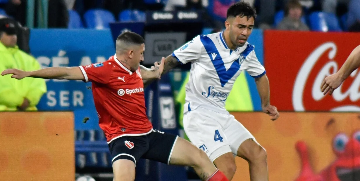 Velez aprovechó su momento ante Independiente y tiene puntaje perfecto