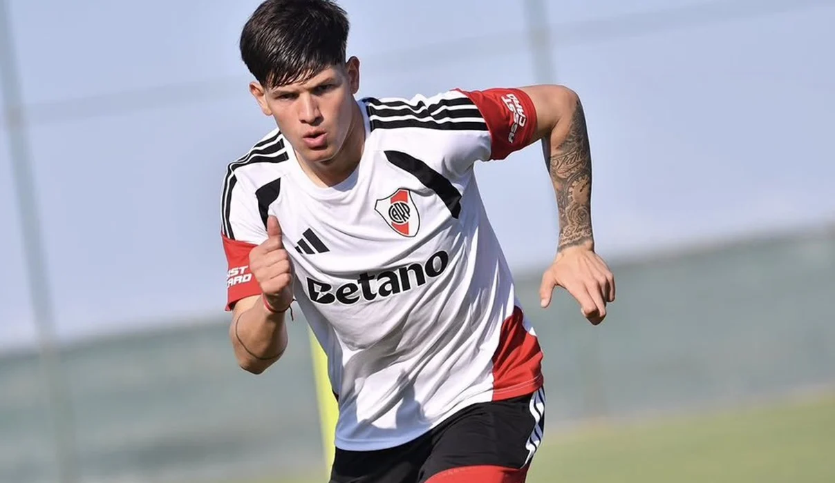 Yutiel Susano se sumó al plantel de River que viajó a Colombia