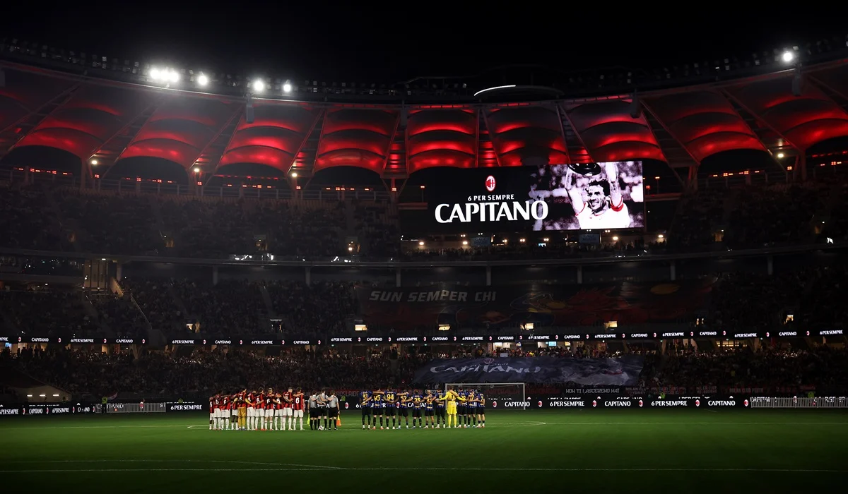 Emotivo minuto de silencio por Franco Baresi en el Milan – Inter