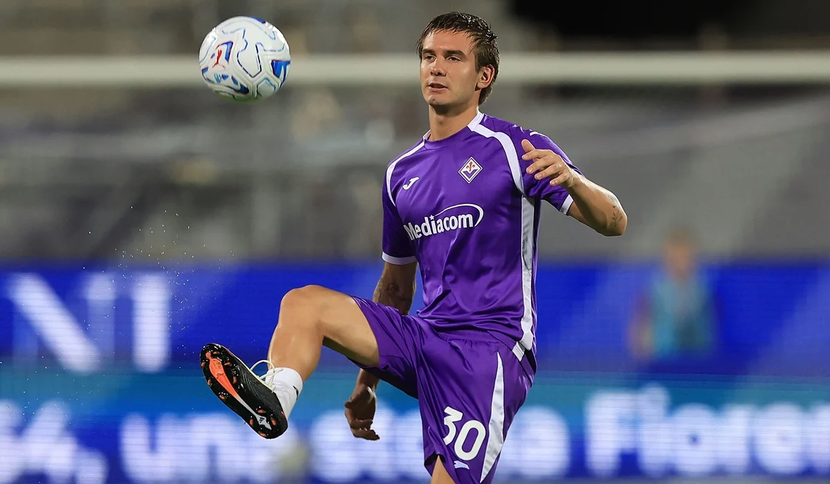 Franco Mastantuono es titular con Fiorentina ante Roma