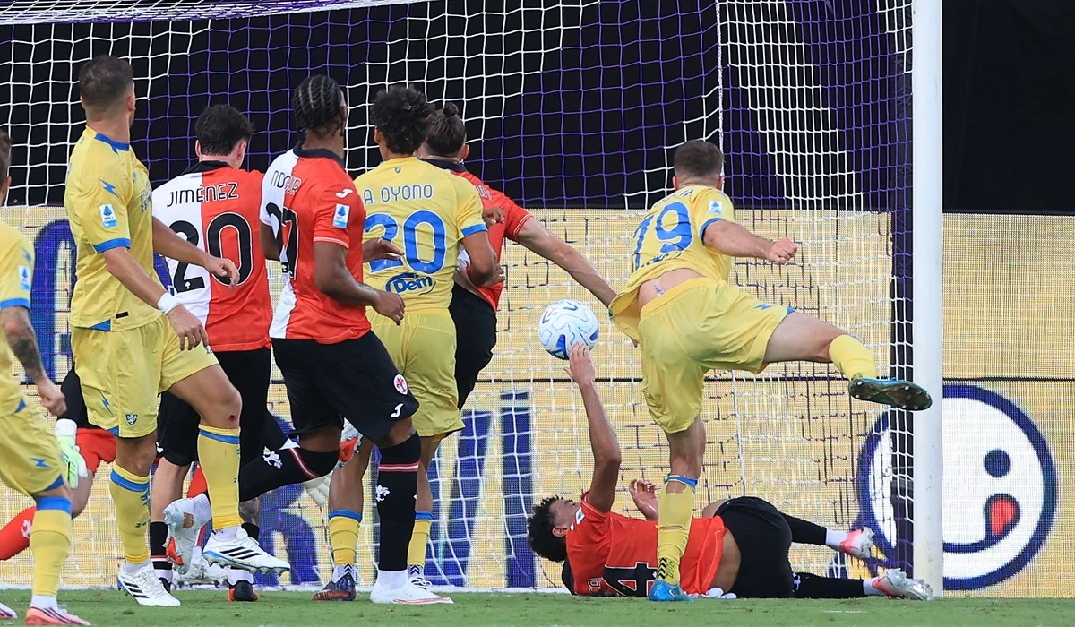 Frosinone goleó y arruinó el centenario de Fiorentina