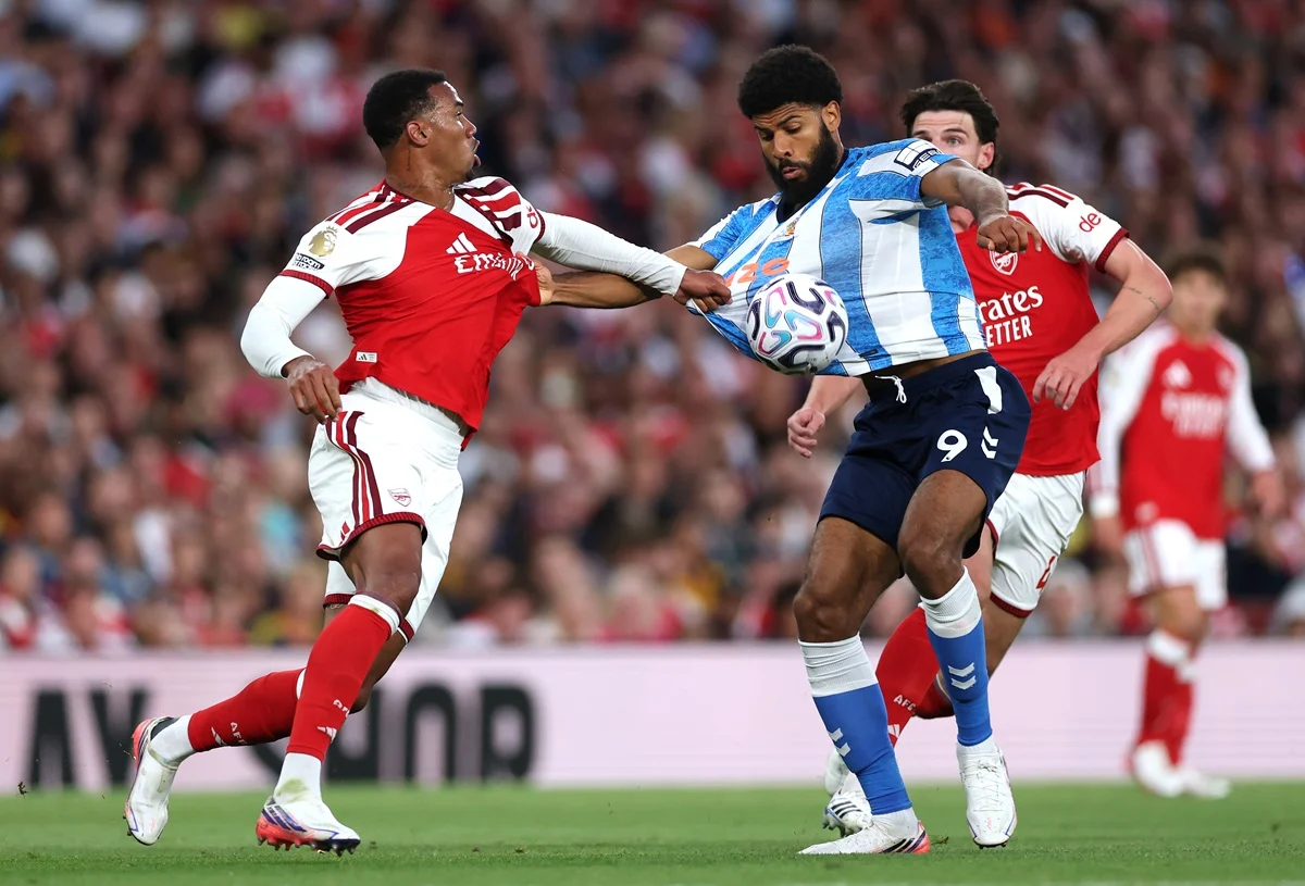 Arsenal goleó a Coventry City en el inicio de Premier League
