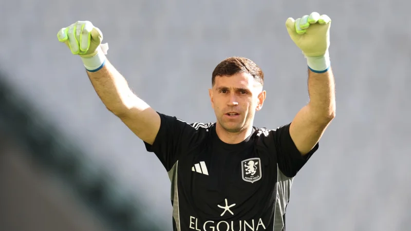 Dibu Martínez tiene todo listo para marchar a Tottenham