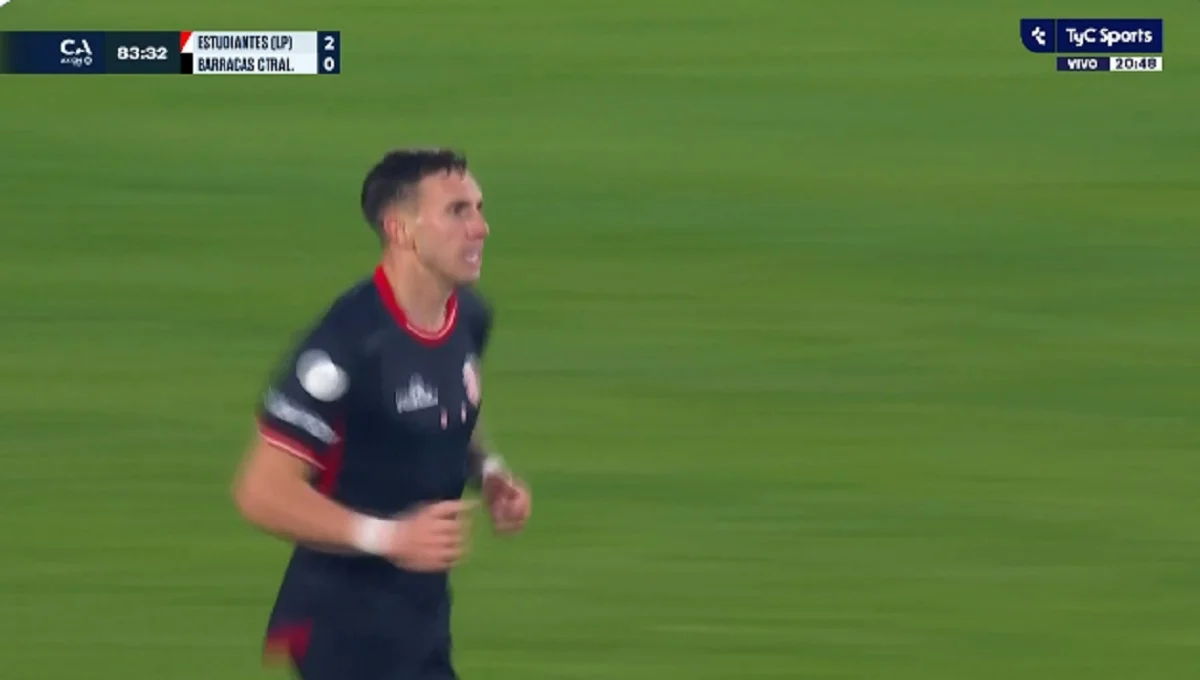 Otra polémica en Copa Argentina: ¿hubo mano de Briasco en el descuento de Barracas ante Estudiantes?