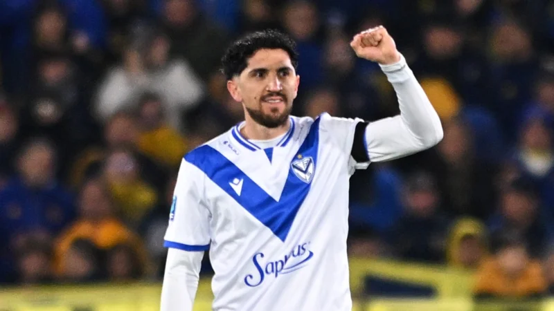 Diego Valdés descontó con fortuna y Vélez tiene vida ante River